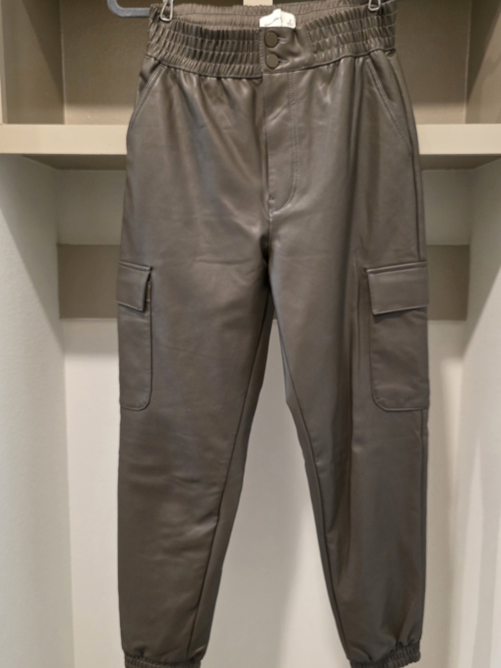 Abercrombie & Fitch Women's Faux Leather Cargo Joggers in Green